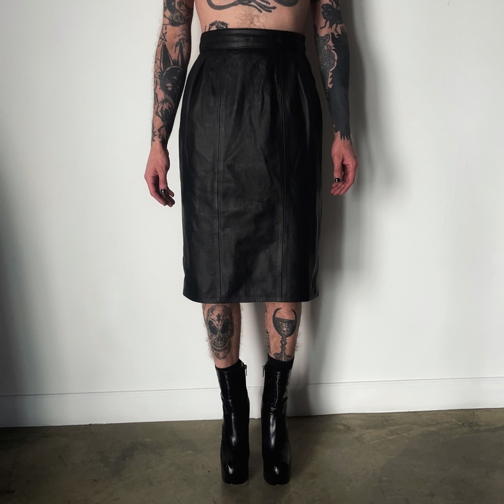 IMAGES 80’s lambskin high waisted pencil skirt